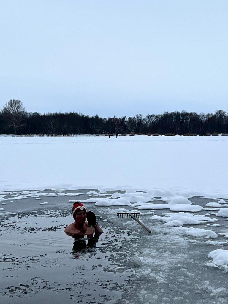 Poděbradské jezero Díra na jezeř, hrábě vráceny 20260110